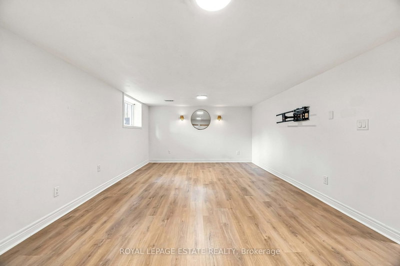 lower - 17 Arden Crescent
