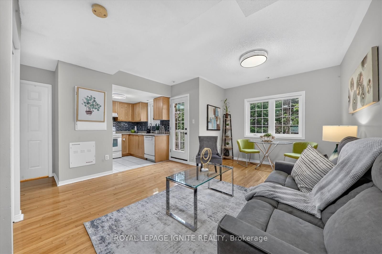42 Pinery Trail • #29 • Toronto, ON photo 6