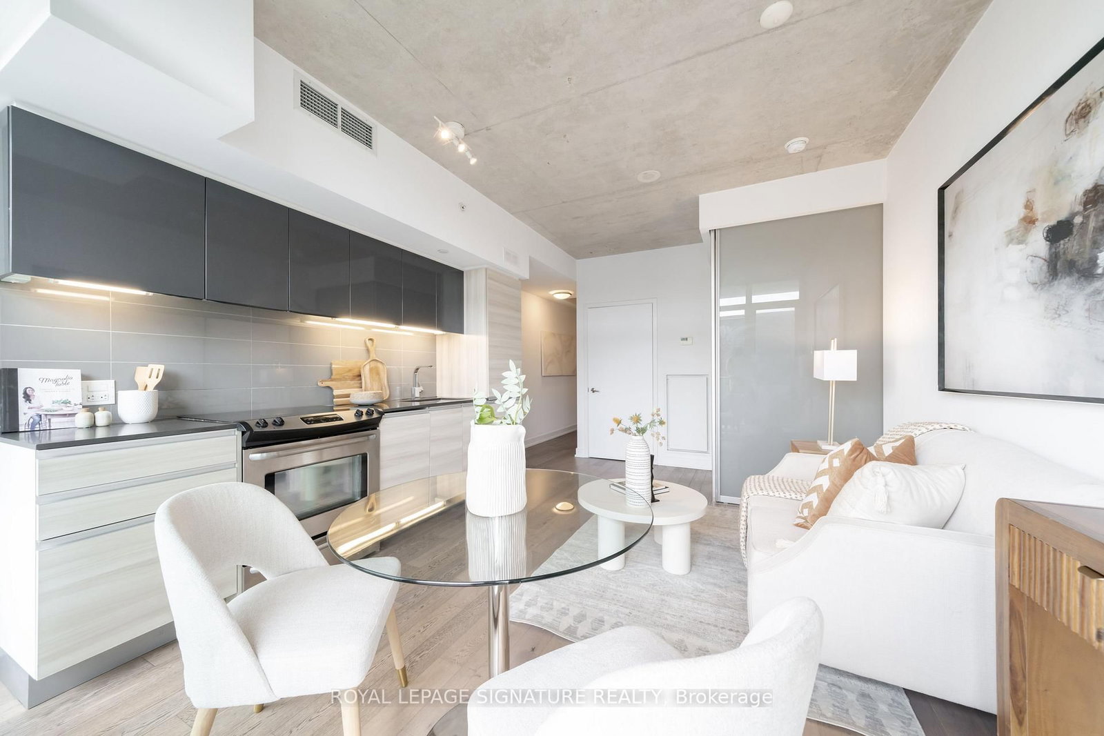 1190 Dundas Street E • #406 • Toronto, ON photo 4