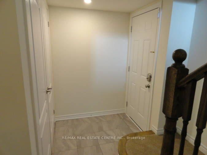 1084 Silk Street • Pickering, ON photo 6