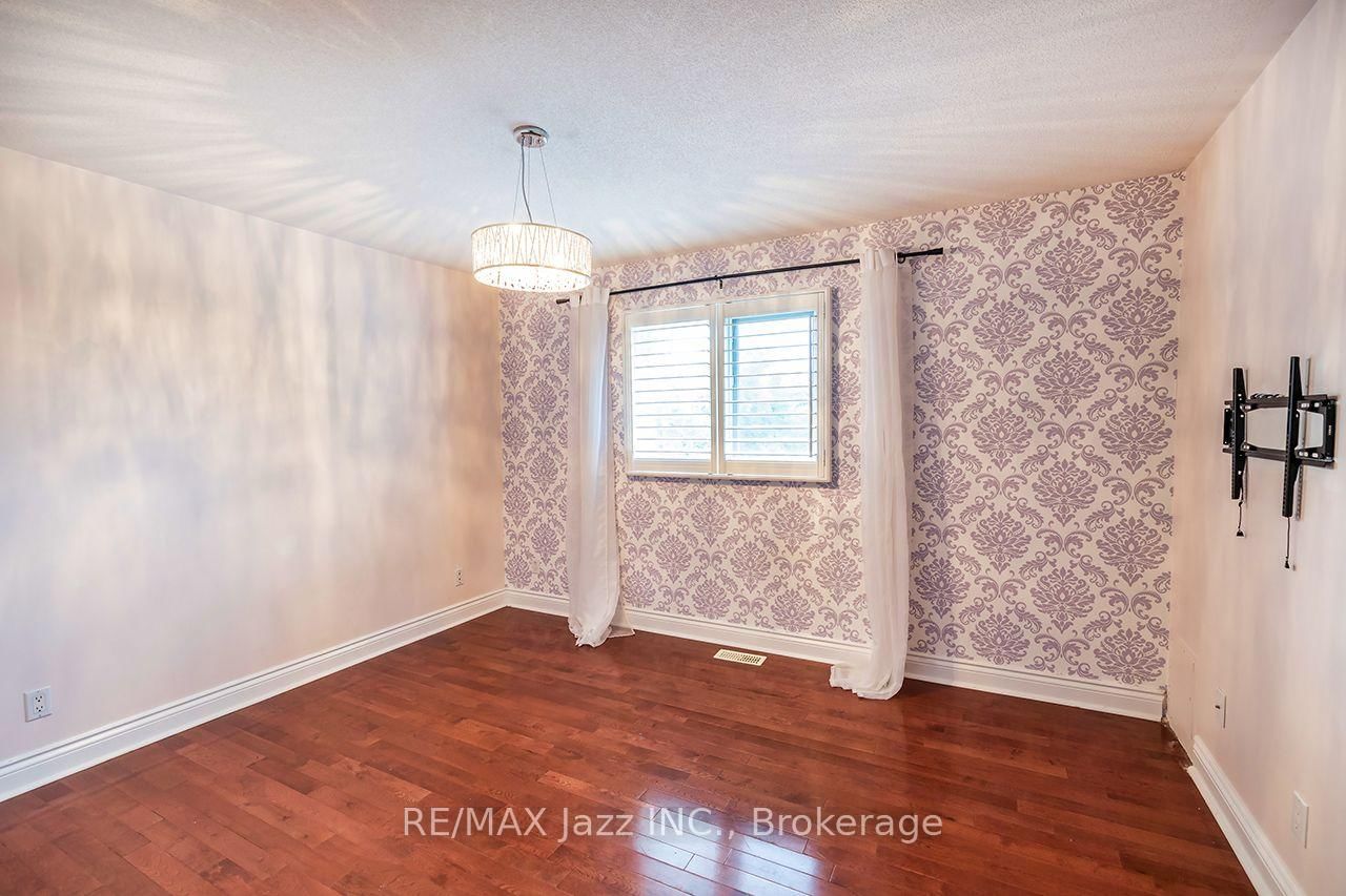 99 Hurd Street • Oshawa, ON photo 37