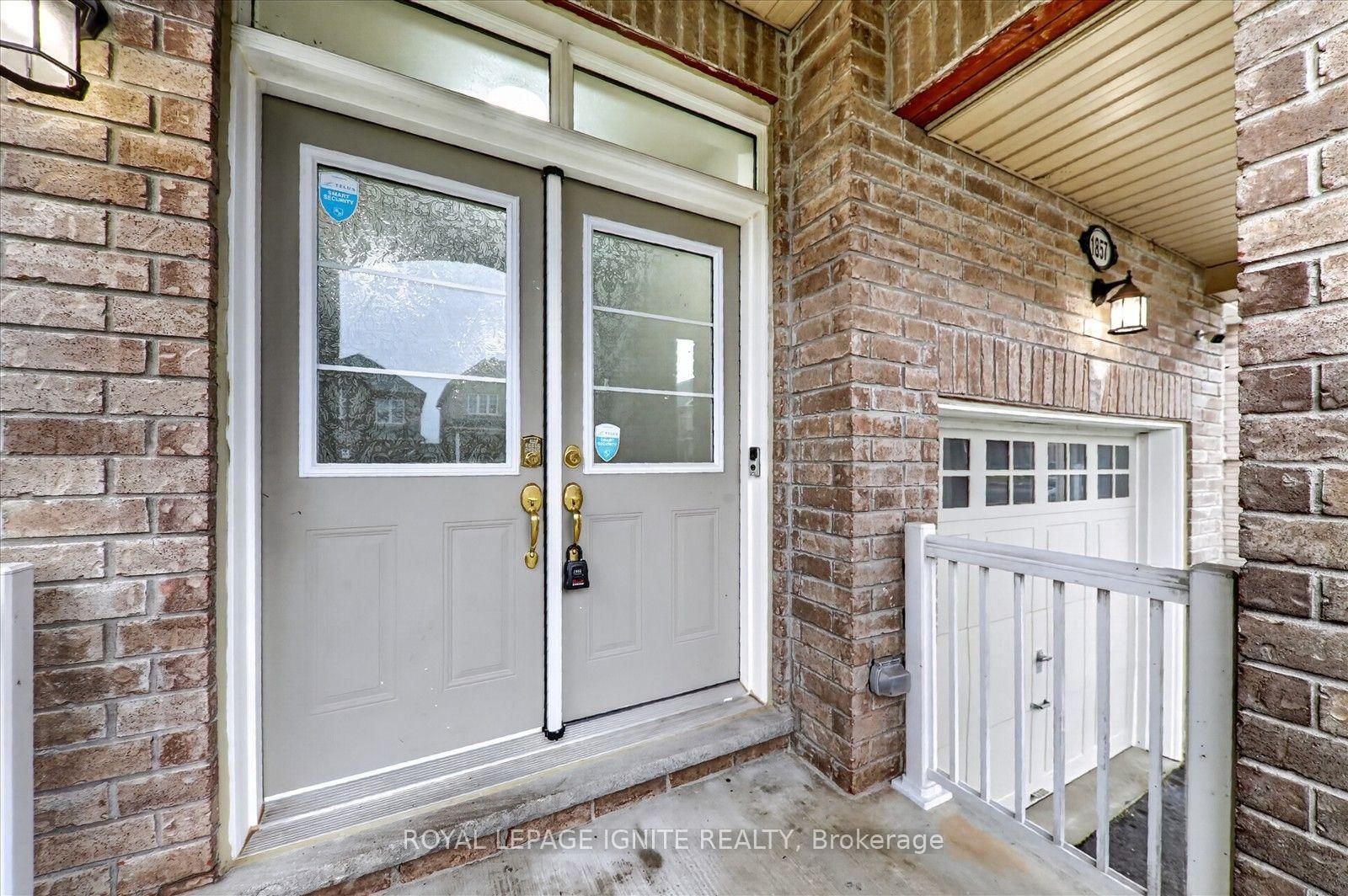 1857 Fosterbrook Street • Oshawa, ON photo 5