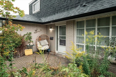701 Central Park Boulevard N • Oshawa, ON photo 2