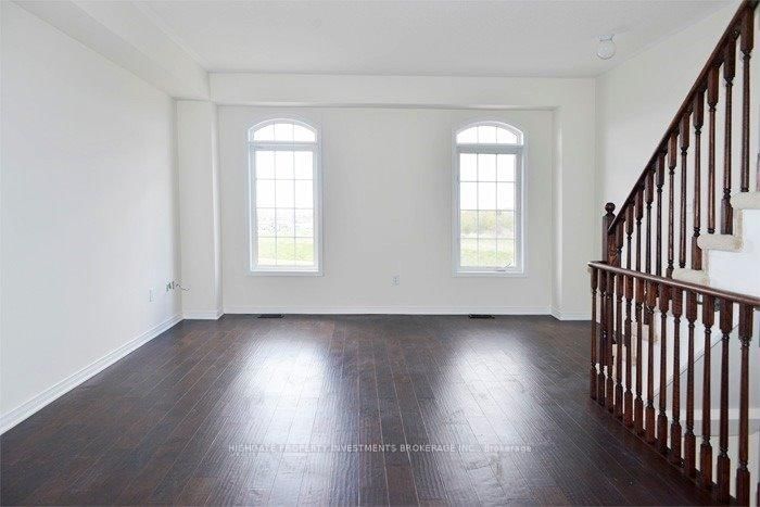 6 Harper Hill Dr photo 4