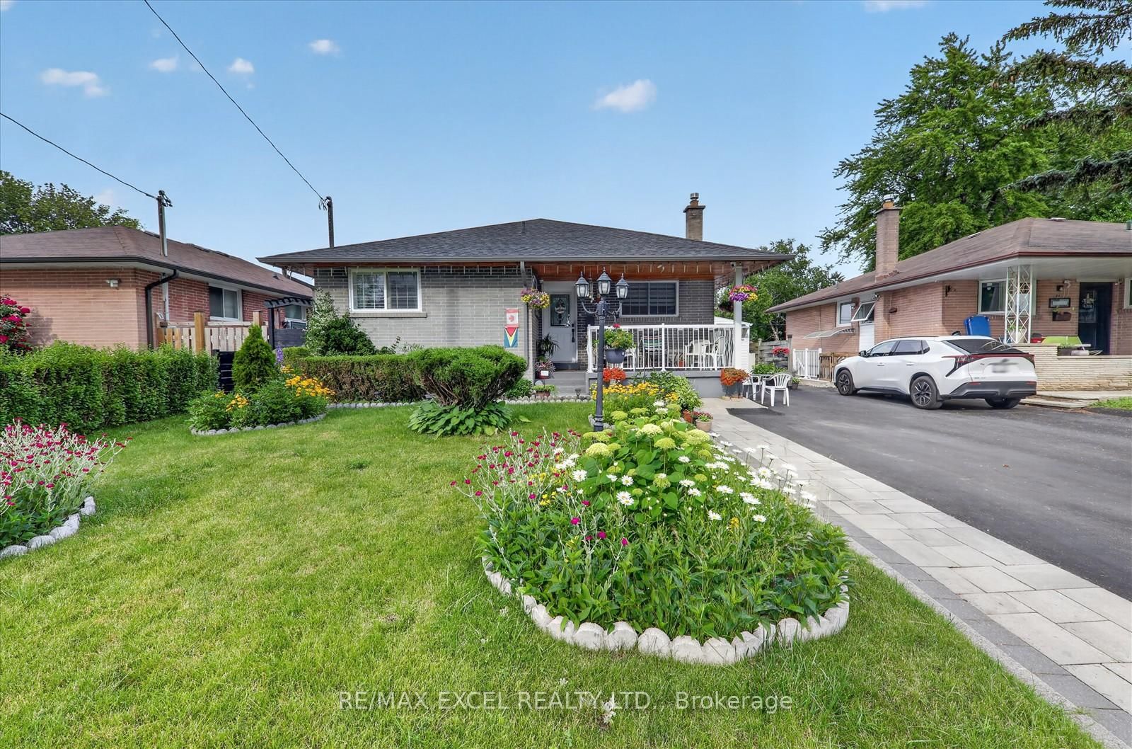 62 Sundance Crescent • Toronto, ON photo 3