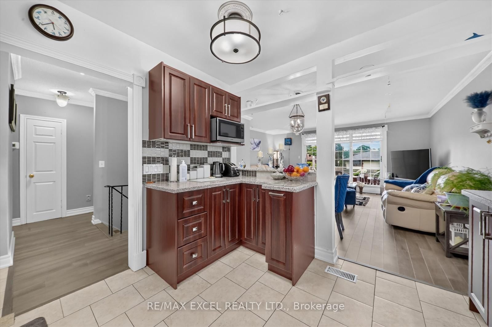 62 Sundance Crescent • Toronto, ON photo 8
