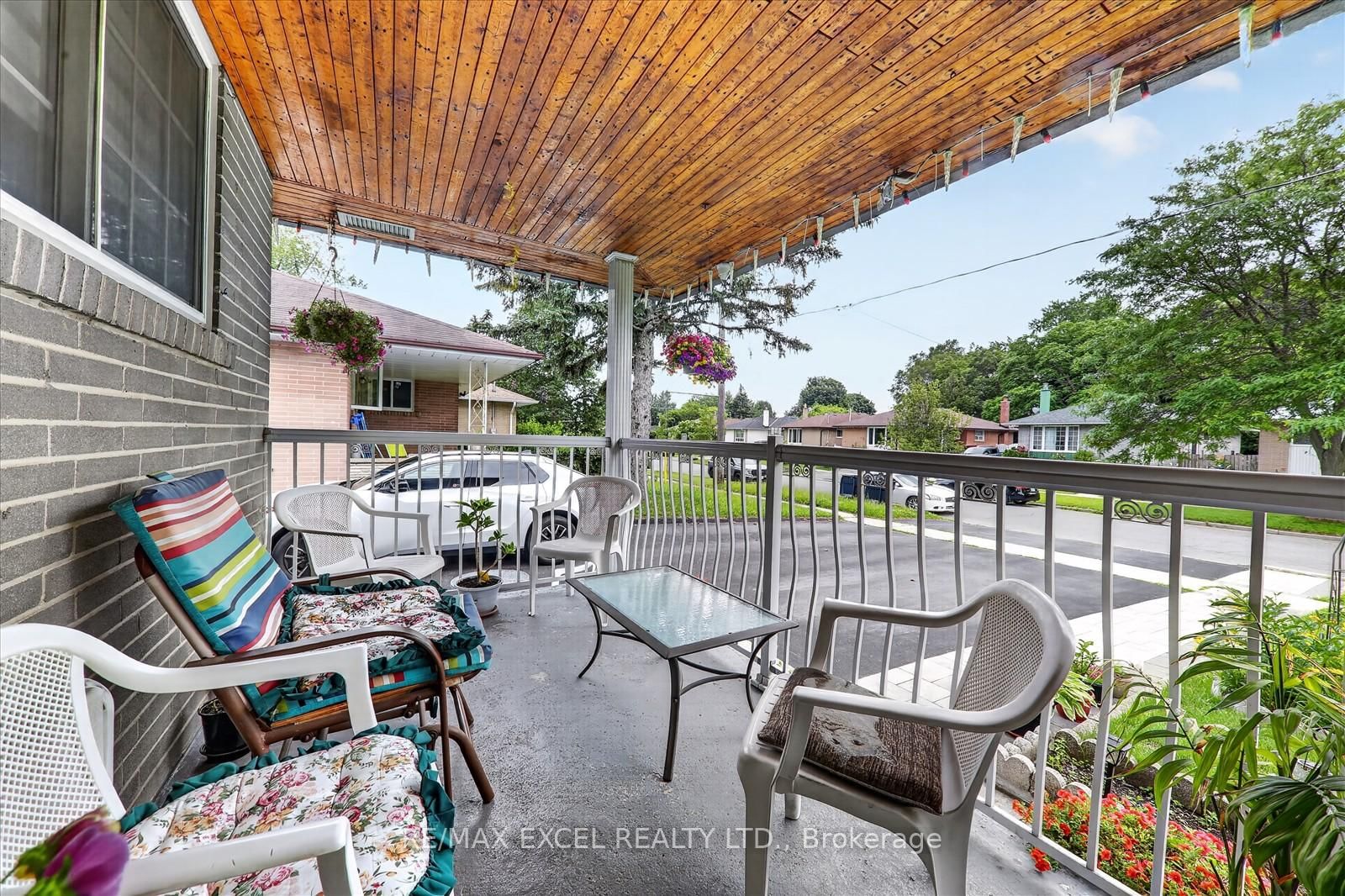 62 Sundance Crescent • Toronto, ON photo 9