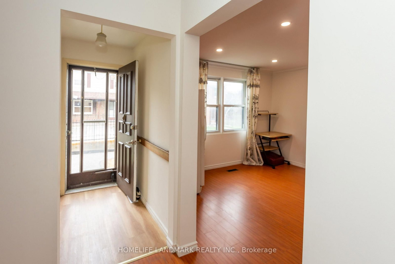 91 L'amoreaux Drive S • #102 • Toronto, ON photo 3