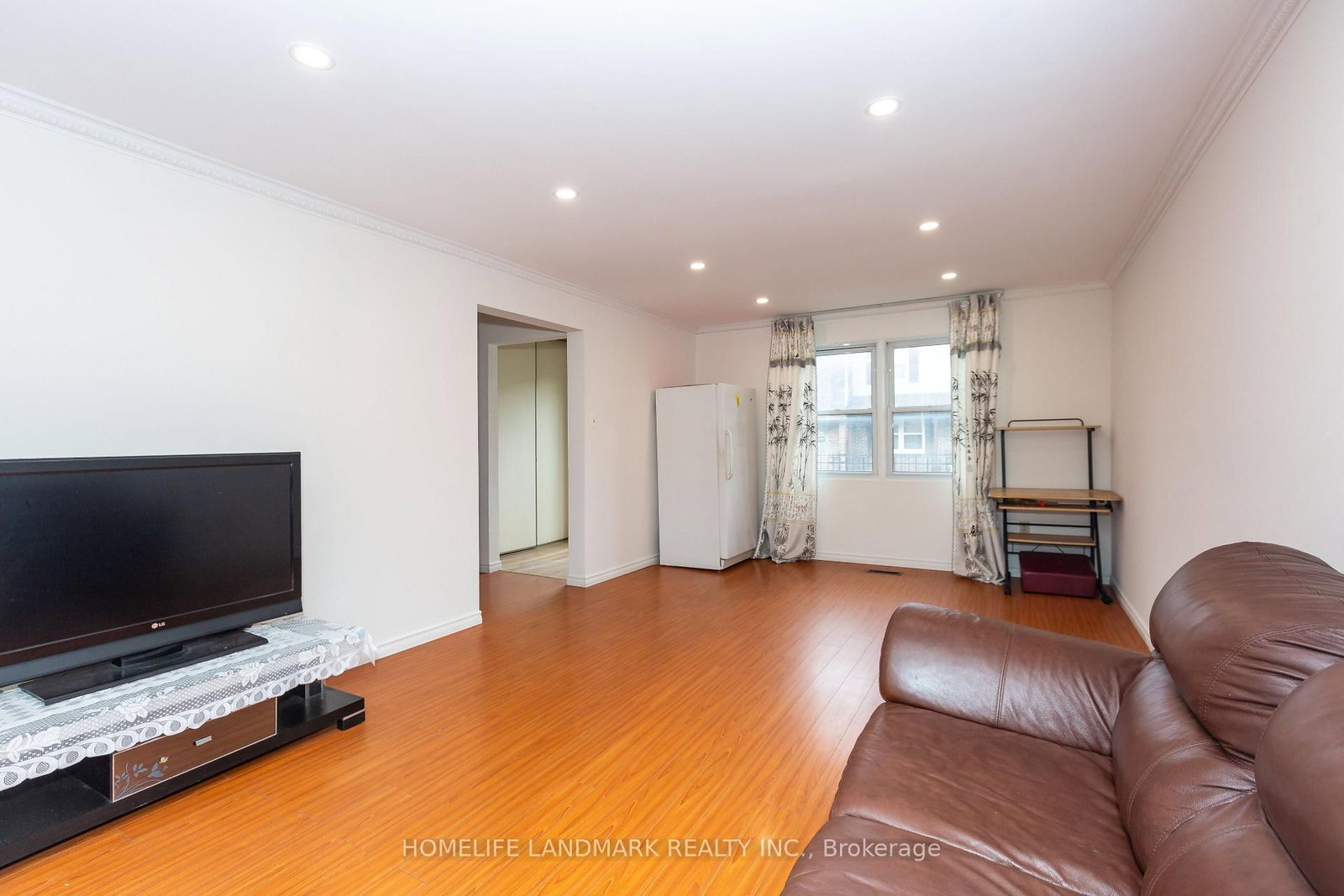 91 L'amoreaux Drive S • #102 • Toronto, ON photo 4