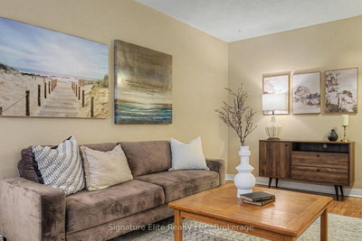33 Waller Street • Whitby, ON photo 4