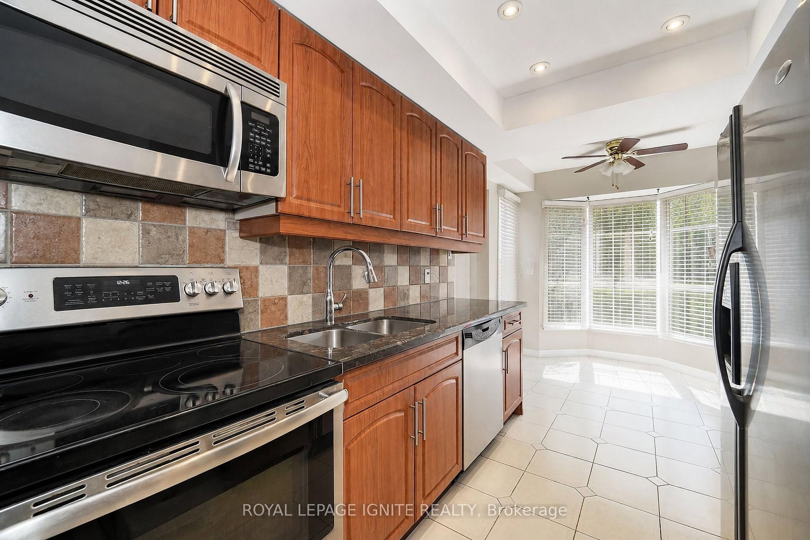 21 Halfmoon Square • Toronto, ON photo 12