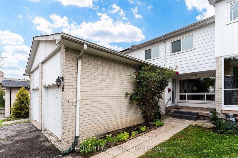 49 Whiteleas Avenue