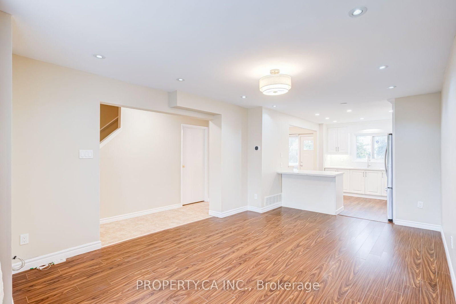 49 Whiteleas Avenue • Toronto, ON photo 8
