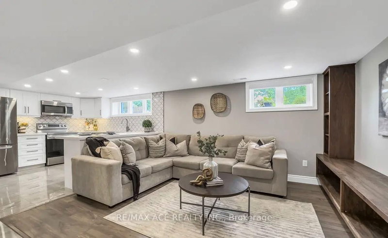 Bsmt - 52 Ivorwood Crescent