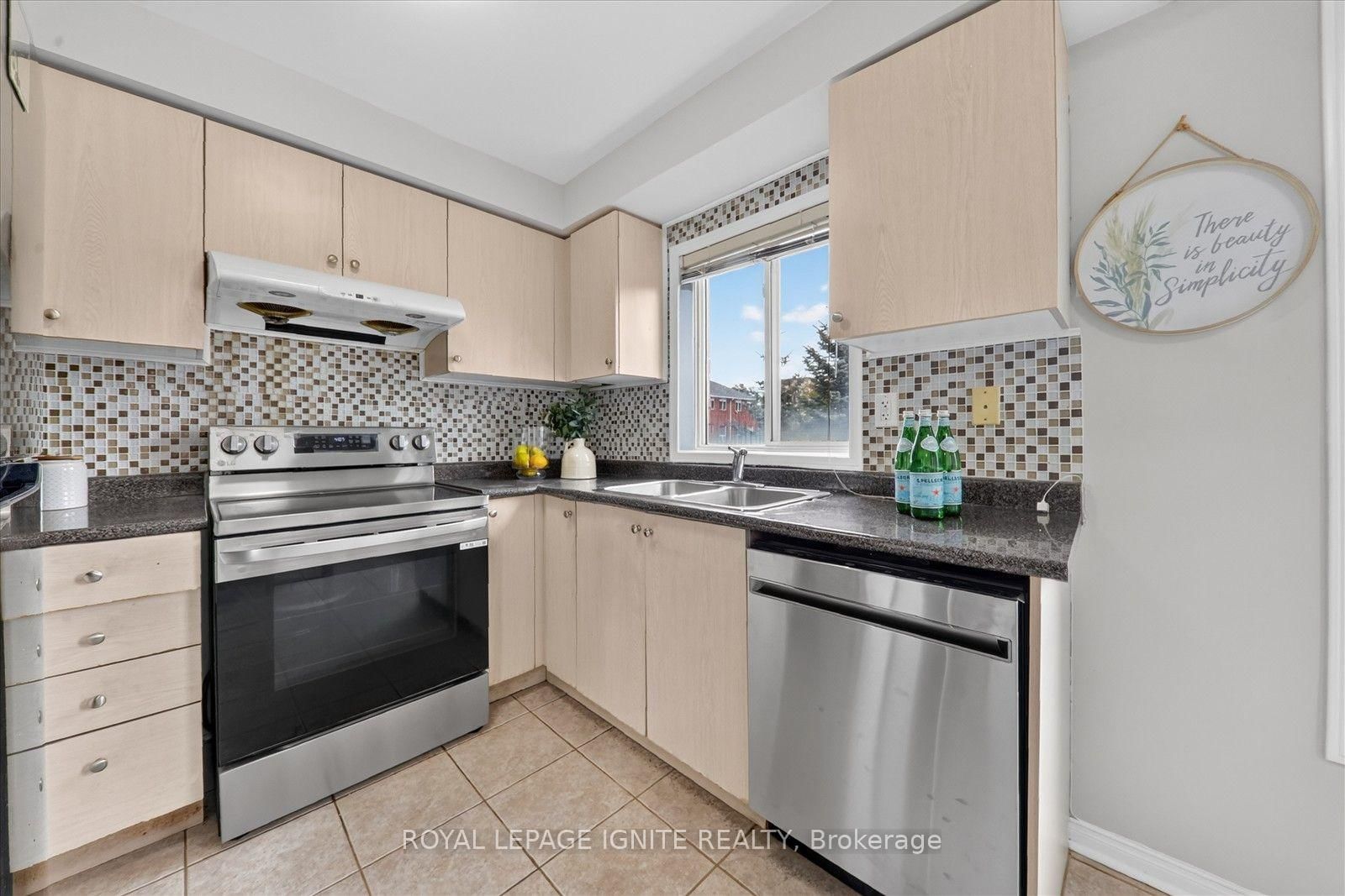 135 Conn Smythe Drive • Toronto, ON photo 13