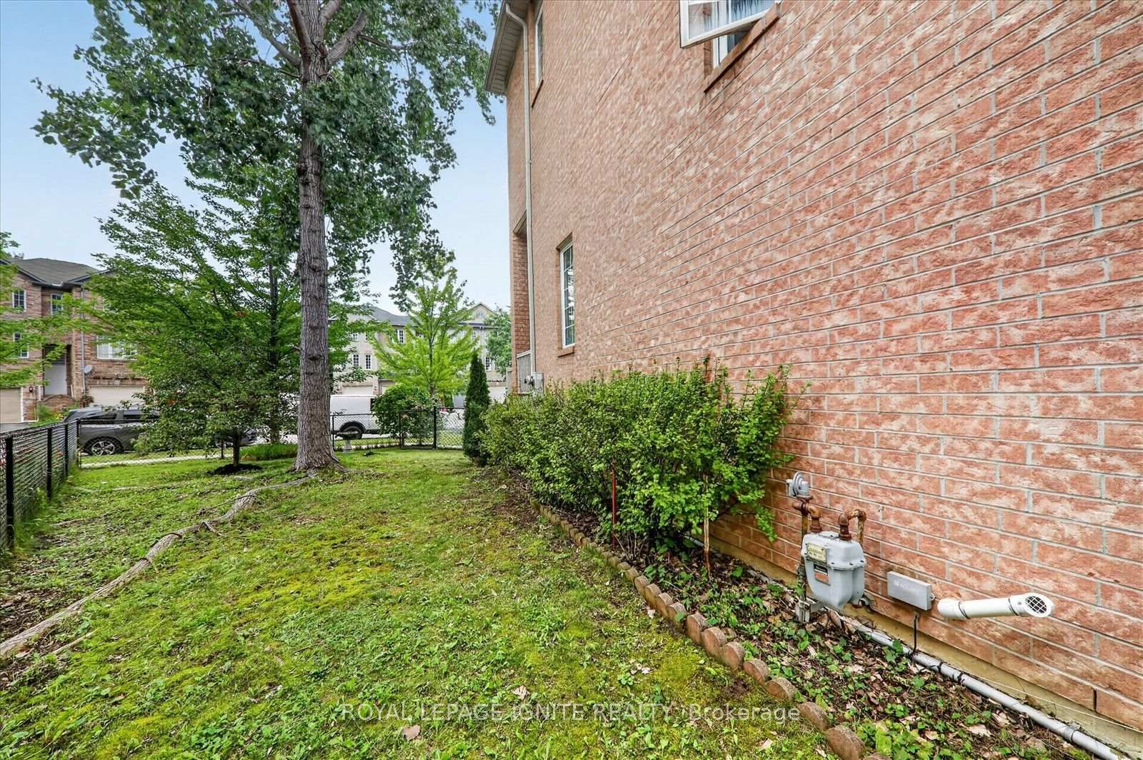 135 Conn Smythe Drive • Toronto, ON photo 33