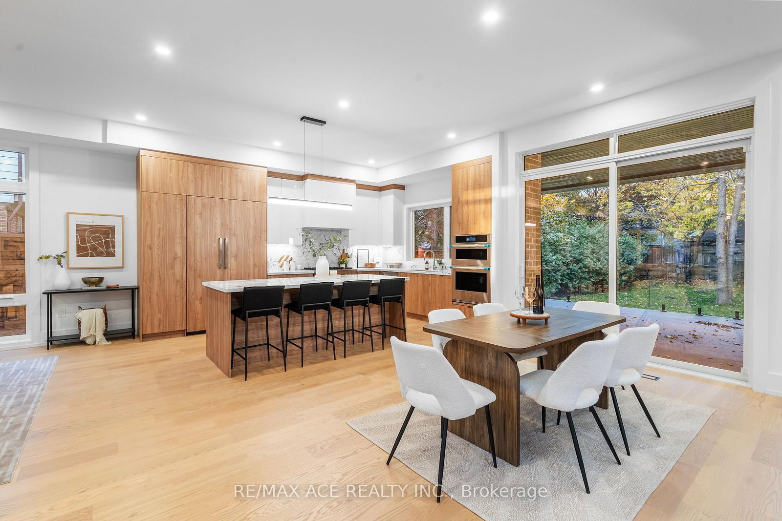 175 Harewood Avenue • Toronto, ON photo 16