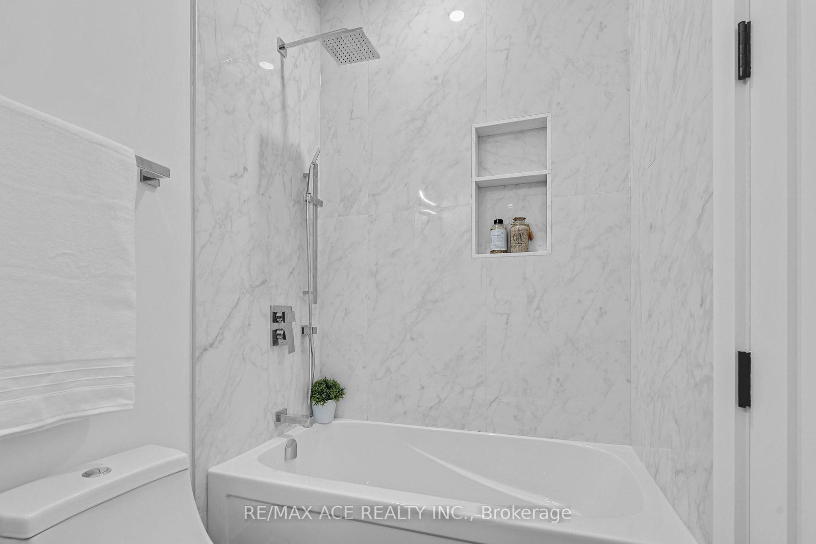 175 Harewood Avenue • Toronto, ON photo 32