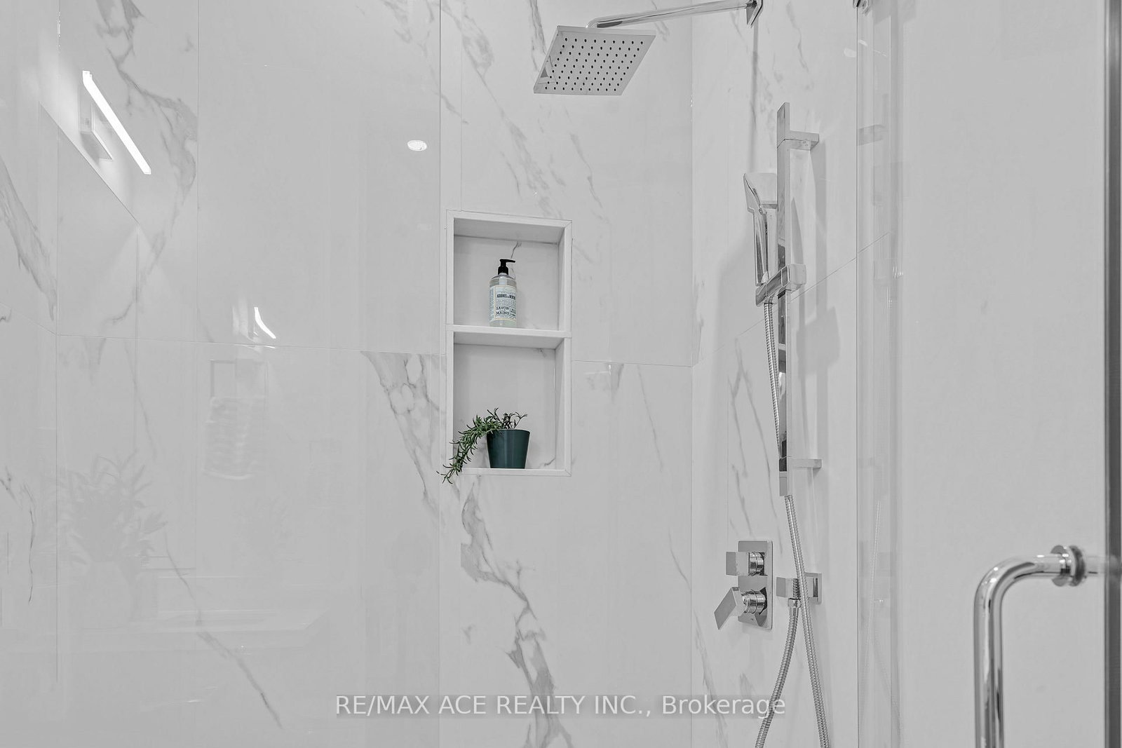 175 Harewood Avenue • Toronto, ON photo 34