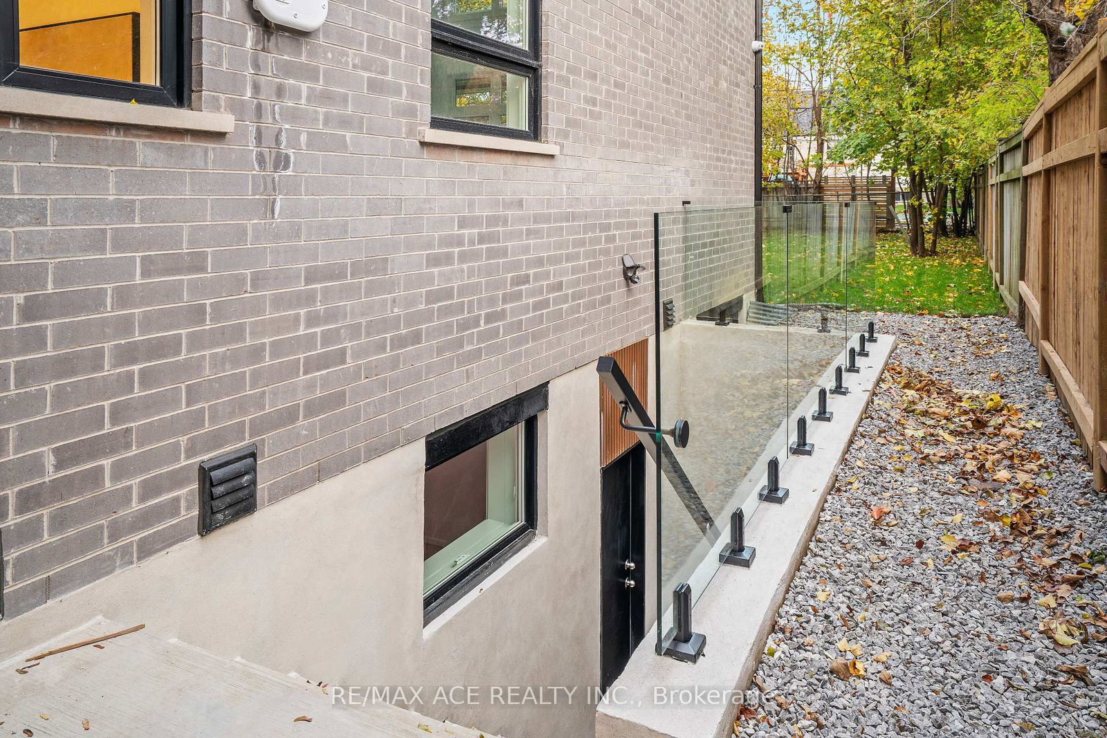175 Harewood Avenue • Toronto, ON photo 48