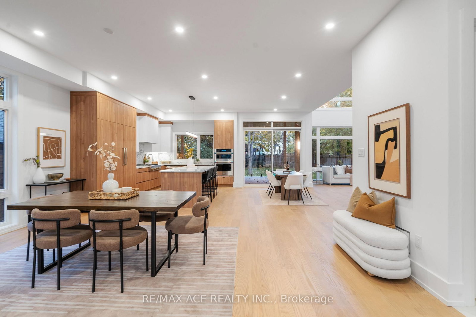 175 Harewood Avenue • Toronto, ON photo 8