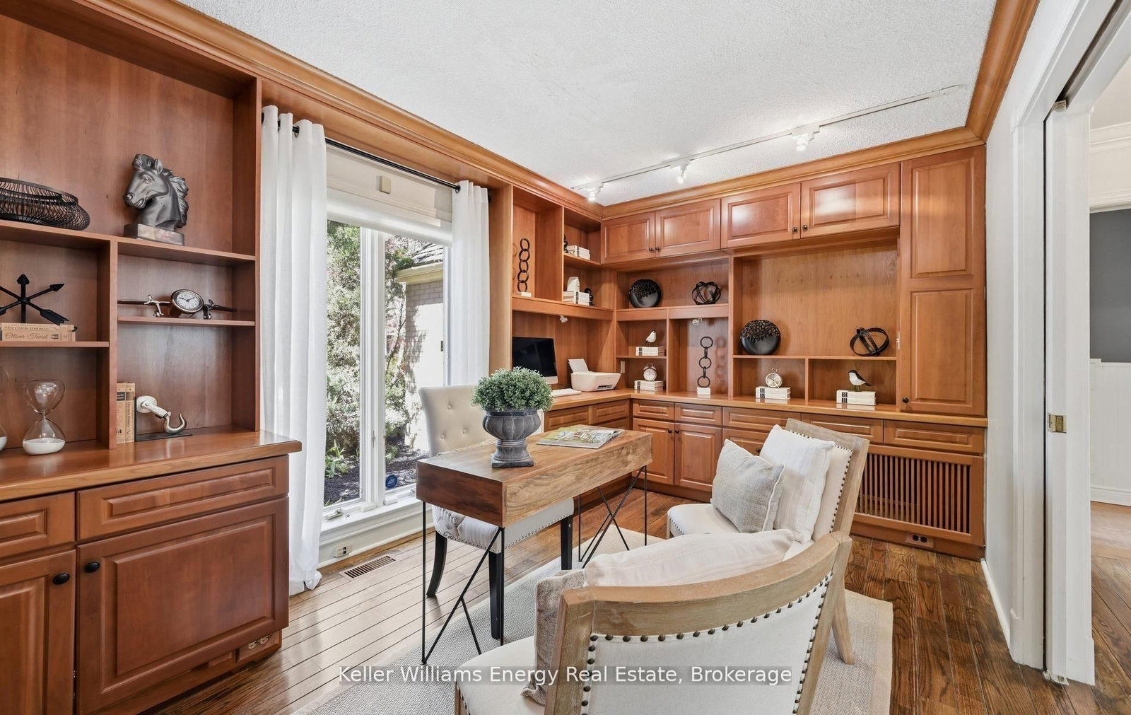 7925 Cedarbrook Trail • Whitby, ON photo 11