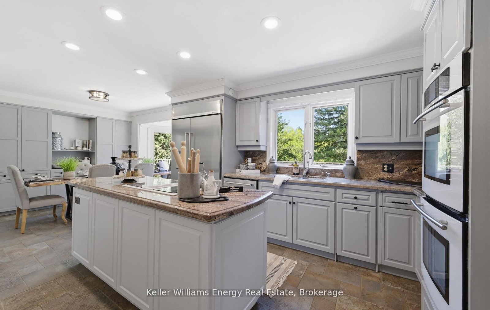 7925 Cedarbrook Trail • Whitby, ON photo 12