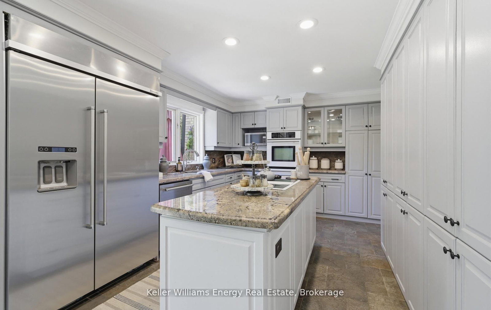 7925 Cedarbrook Trail • Whitby, ON photo 13