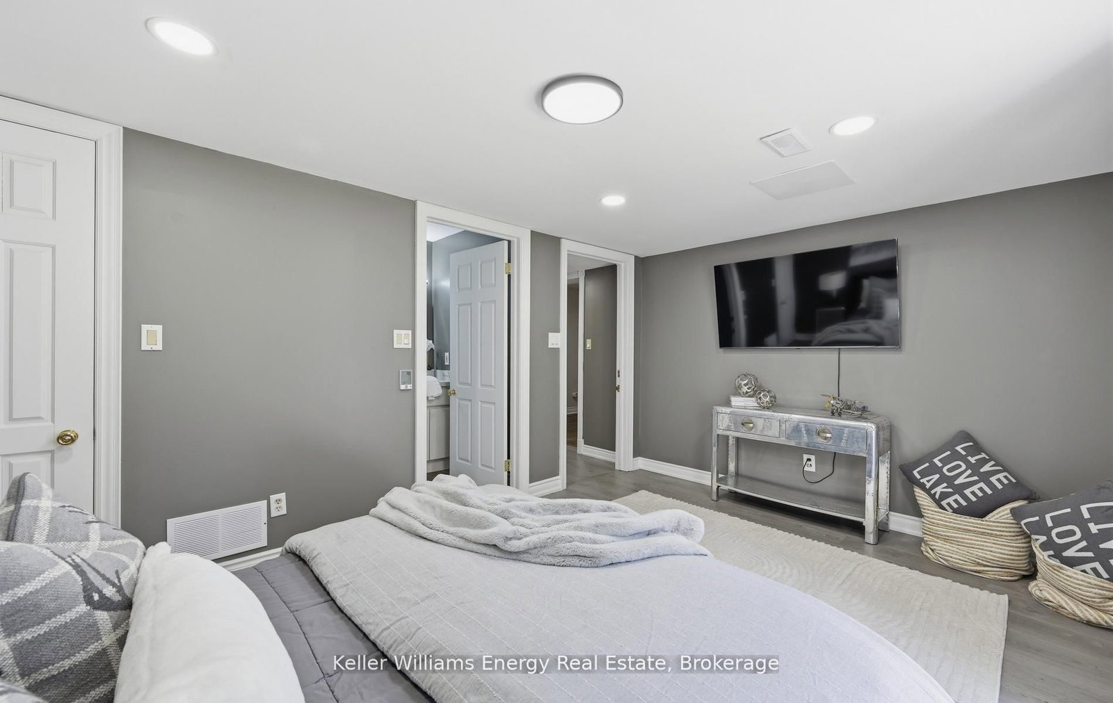 7925 Cedarbrook Trail • Whitby, ON photo 31