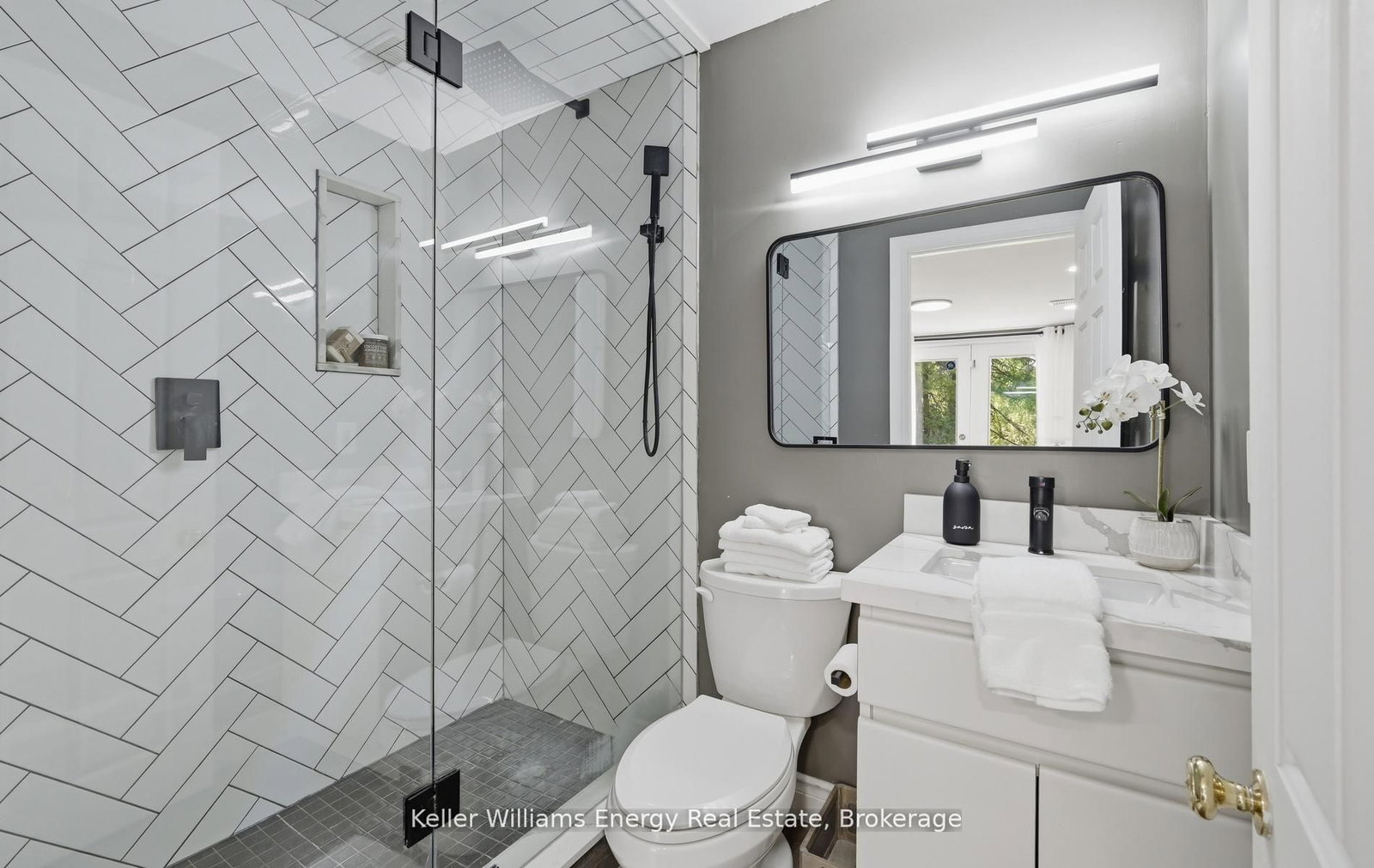 7925 Cedarbrook Trail • Whitby, ON photo 32