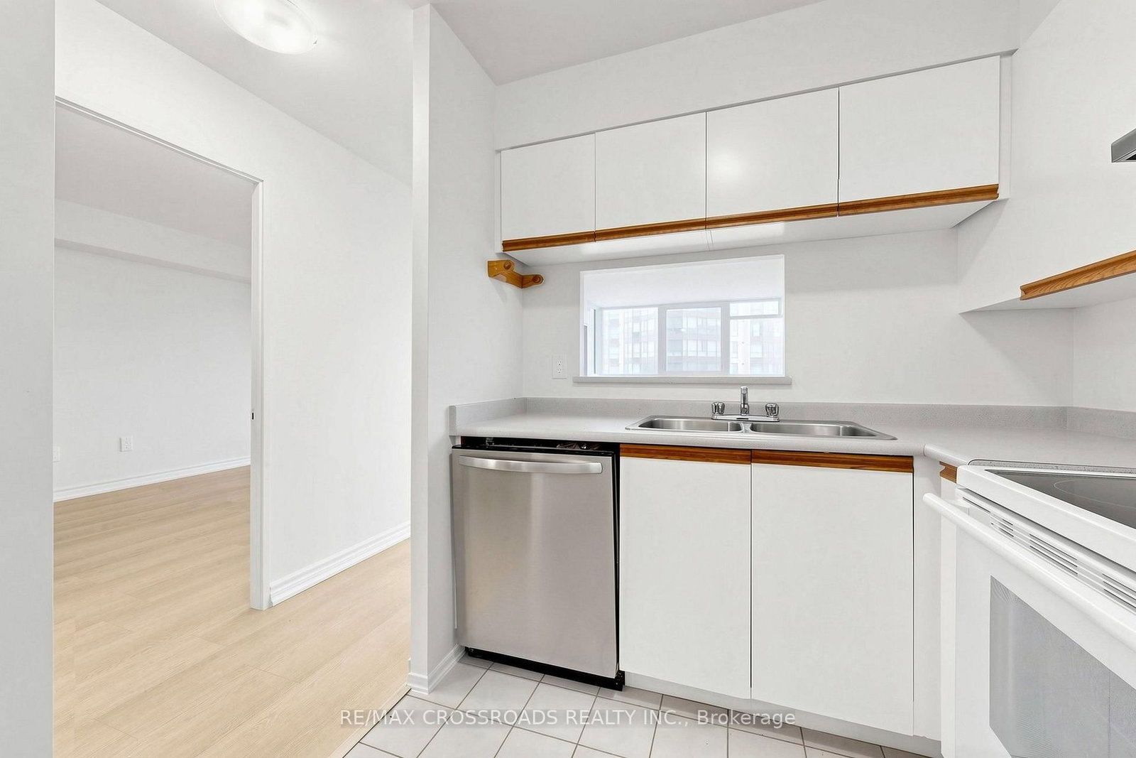 3233 Eglinton Avenue E • #511 • Toronto, ON photo 17