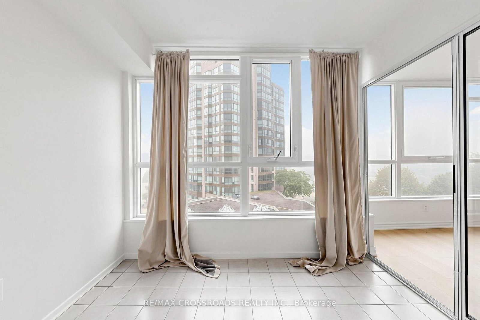 3233 Eglinton Avenue E • #511 • Toronto, ON photo 23