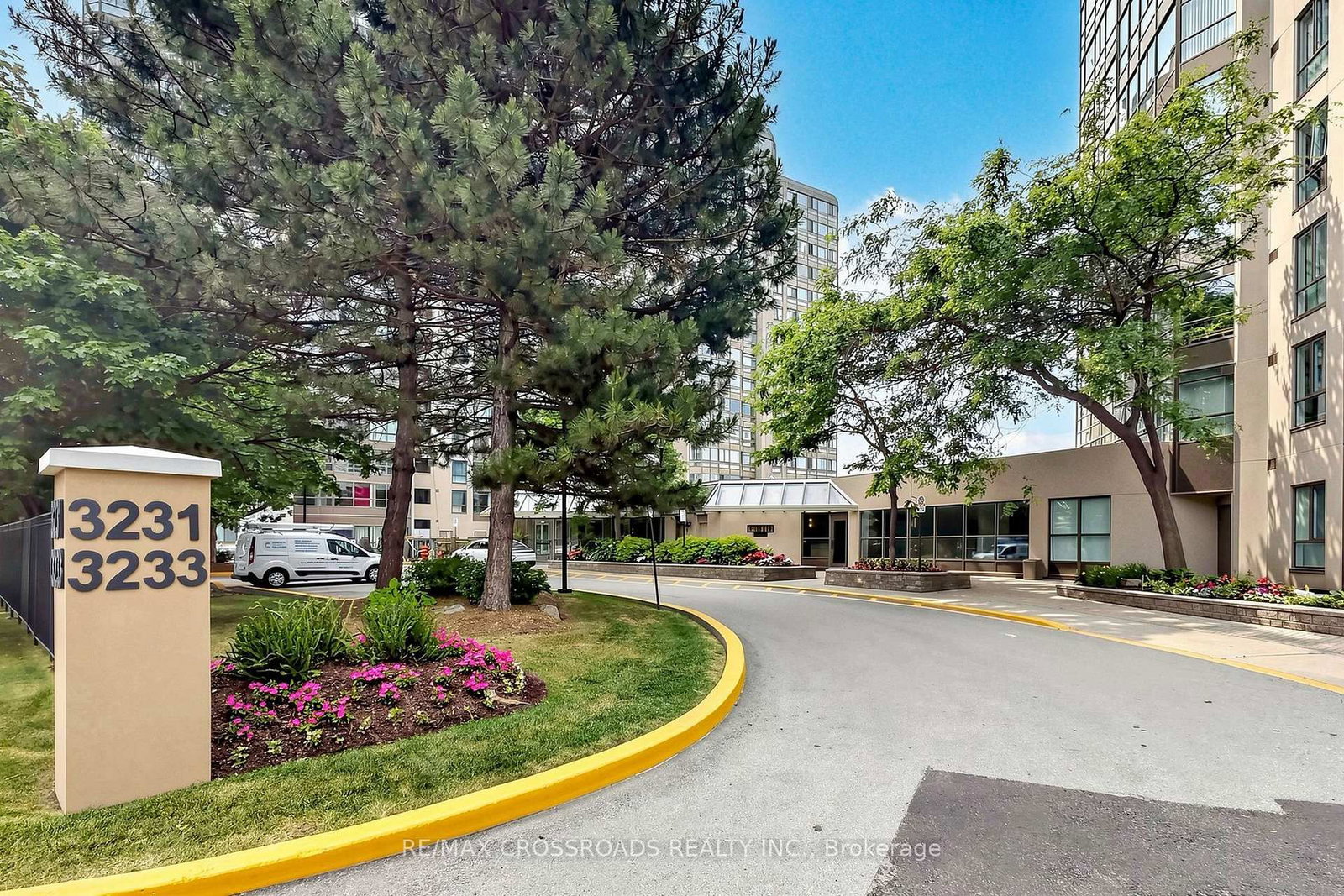 3233 Eglinton Avenue E • #511 • Toronto, ON photo 4