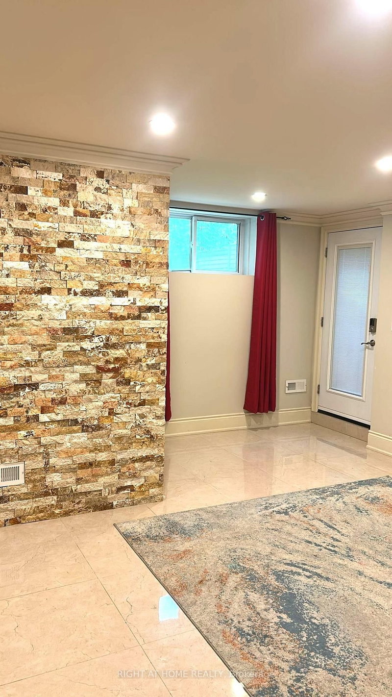Basement - 1330 KILMAURS Avenue