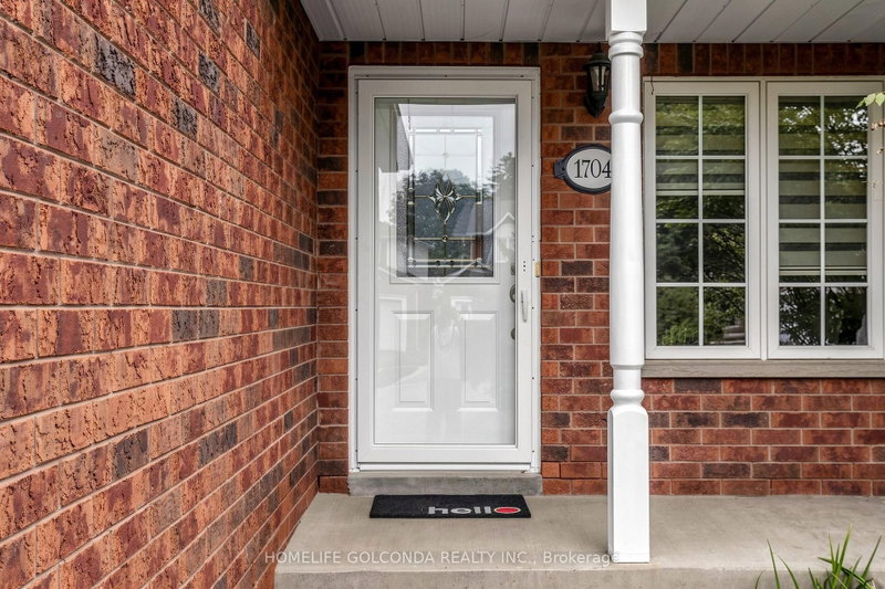 1704 Canadore Crescent