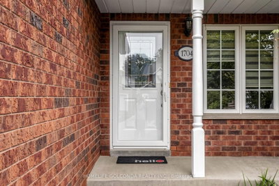 1704 Canadore Crescent • Oshawa, ON photo 2