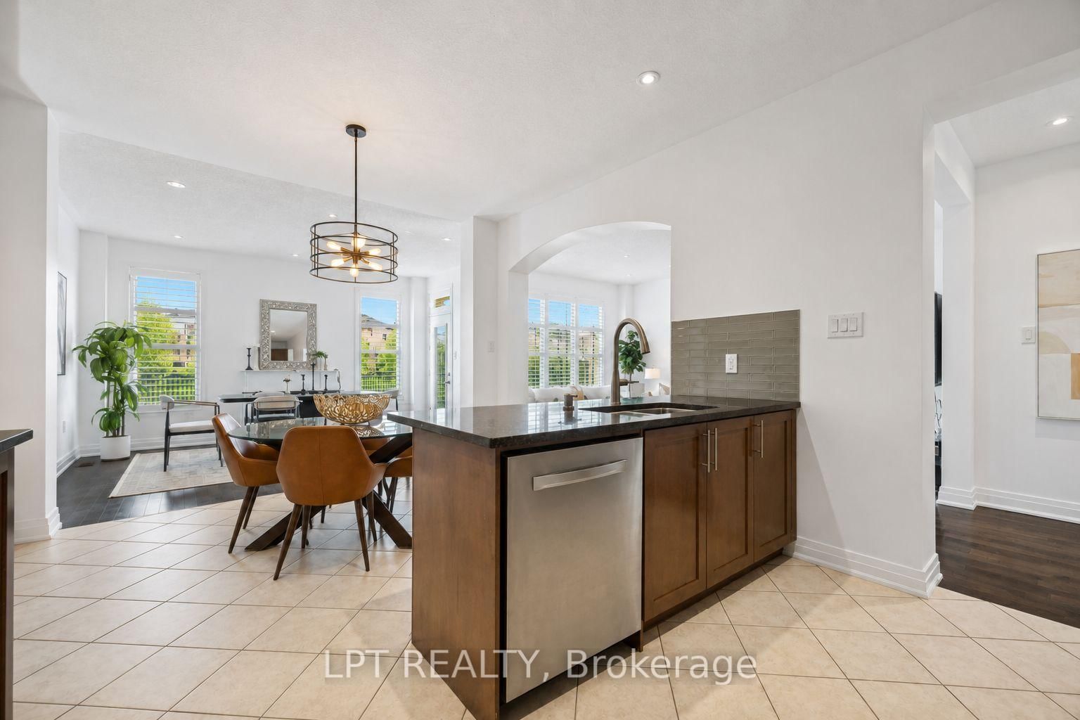 61 Minerva Avenue • Toronto, ON photo 8