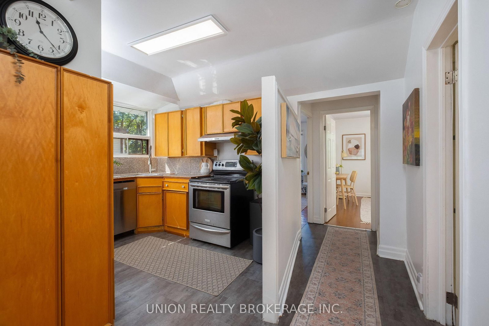 394 Coxwell Avenue • Toronto, ON photo 9