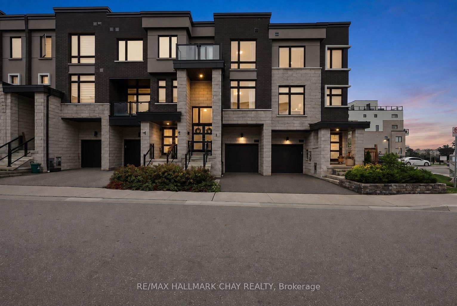 2526 Castlegate Crossing • Pickering, ON photo 1