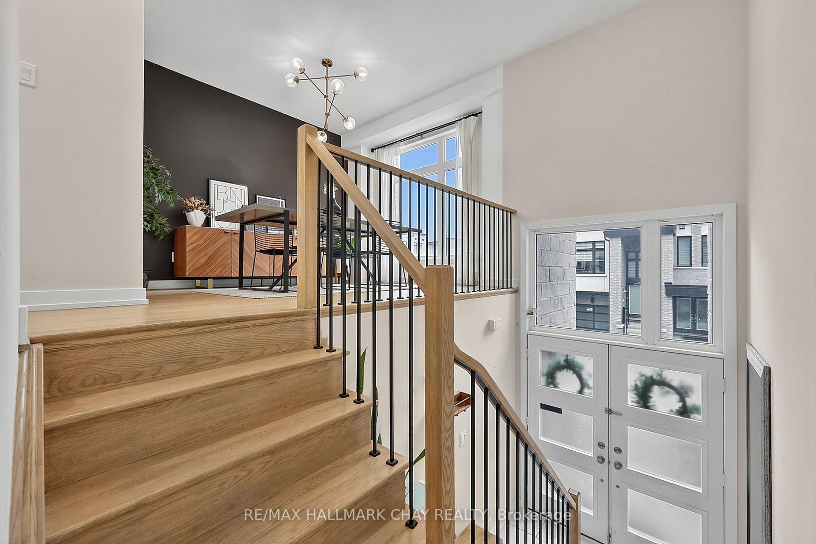 2526 Castlegate Crossing • Pickering, ON photo 3