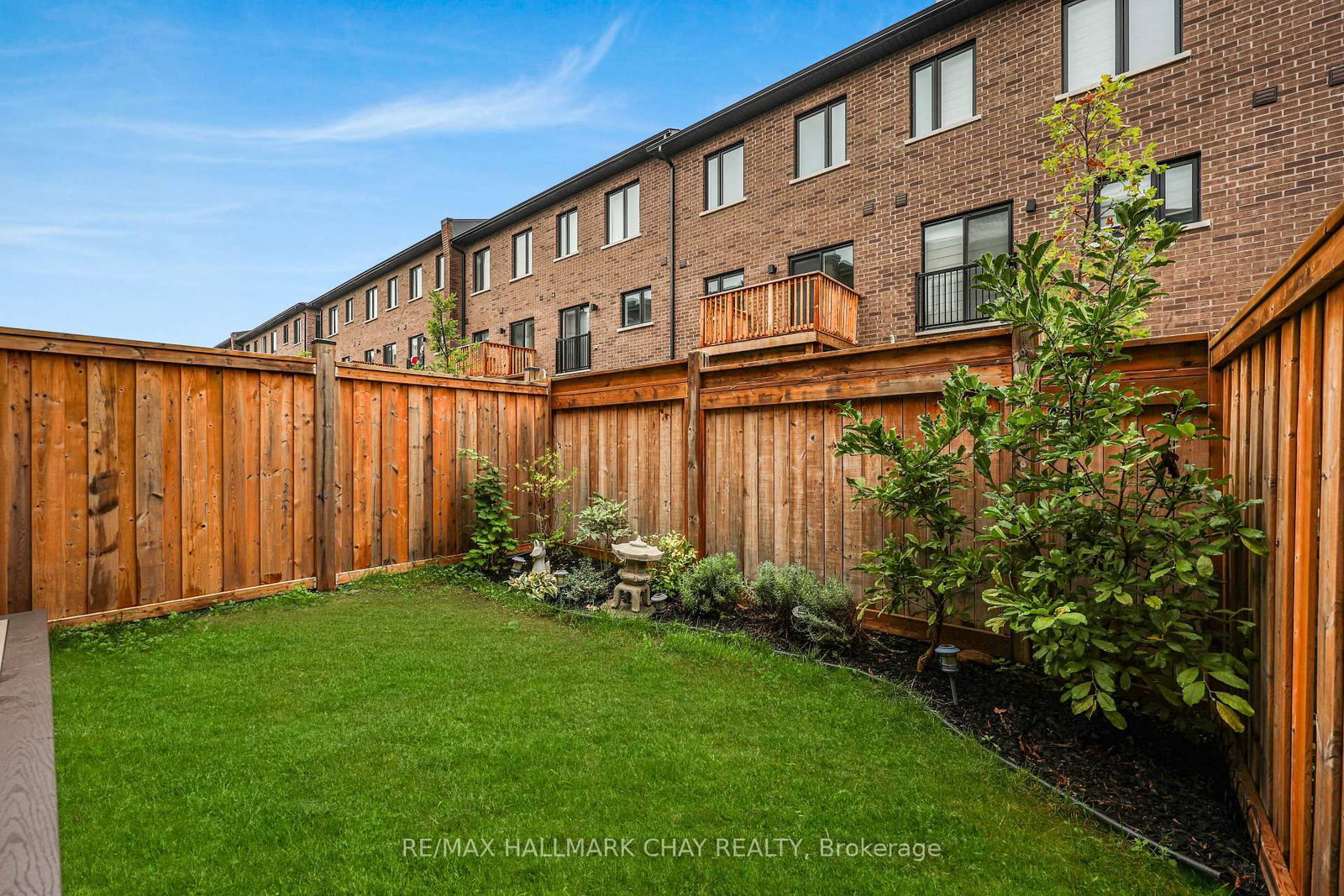 2526 Castlegate Crossing • Pickering, ON photo 36