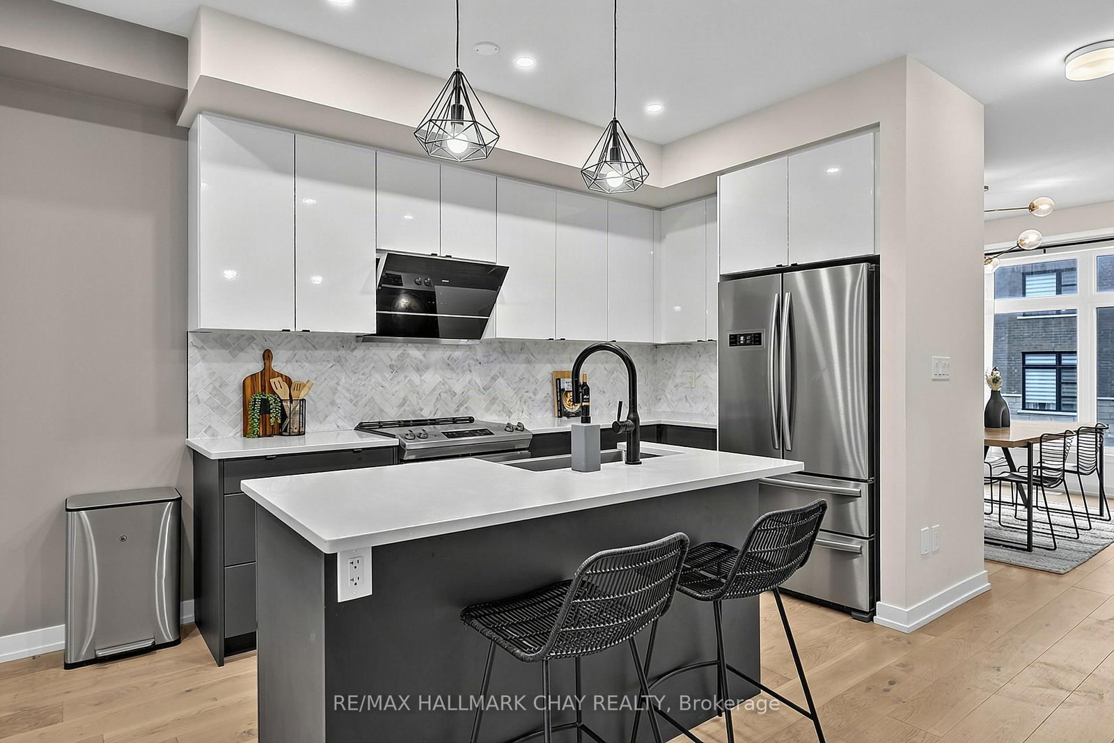 2526 Castlegate Crossing • Pickering, ON photo 8