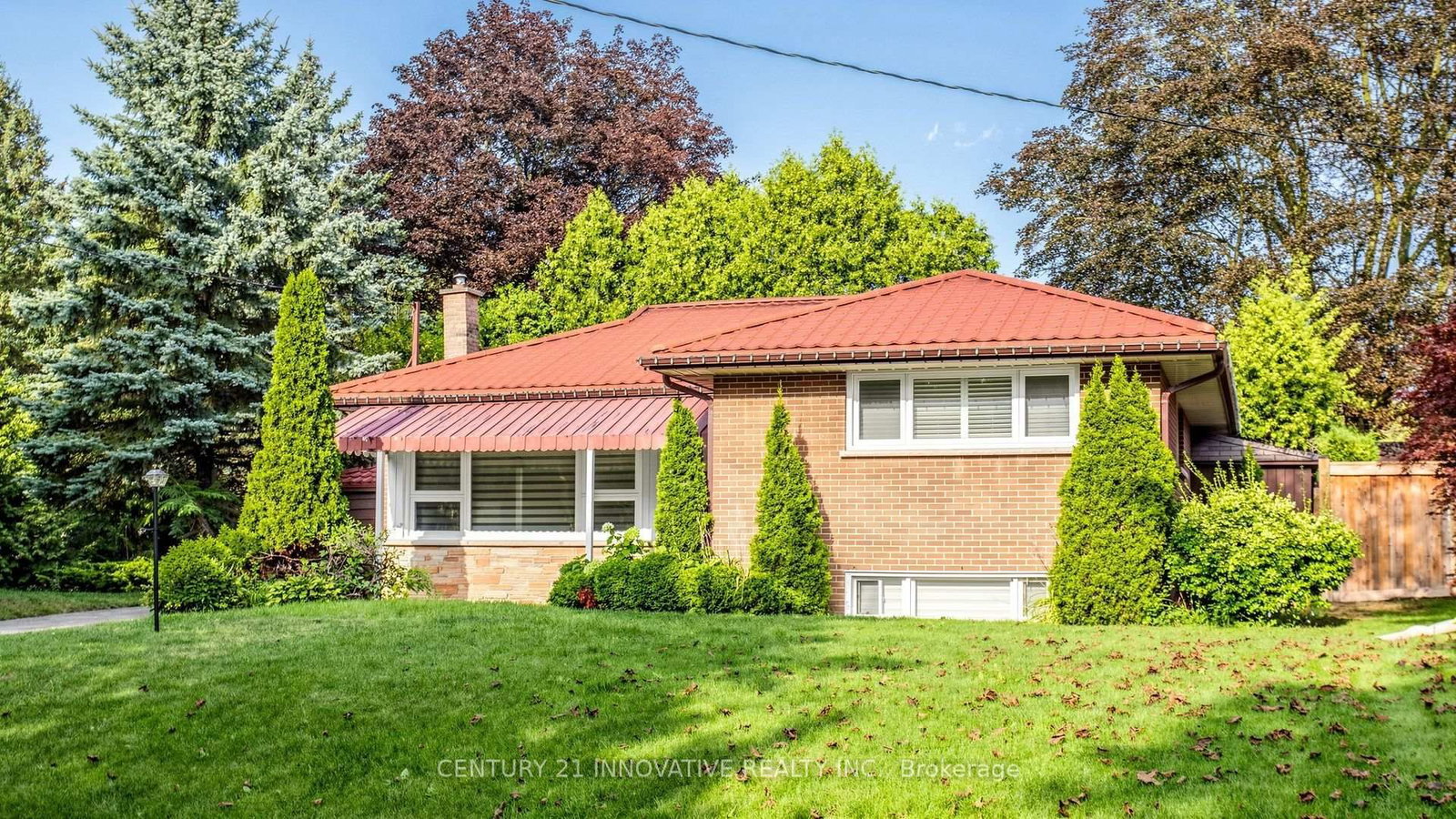 161 Heather Court • Oshawa, ON photo 2