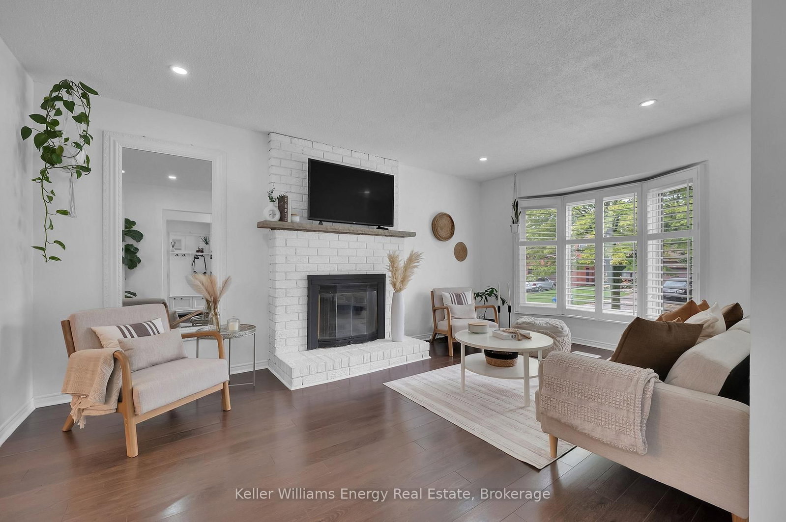 831 Lavis Street • Oshawa, ON photo 10