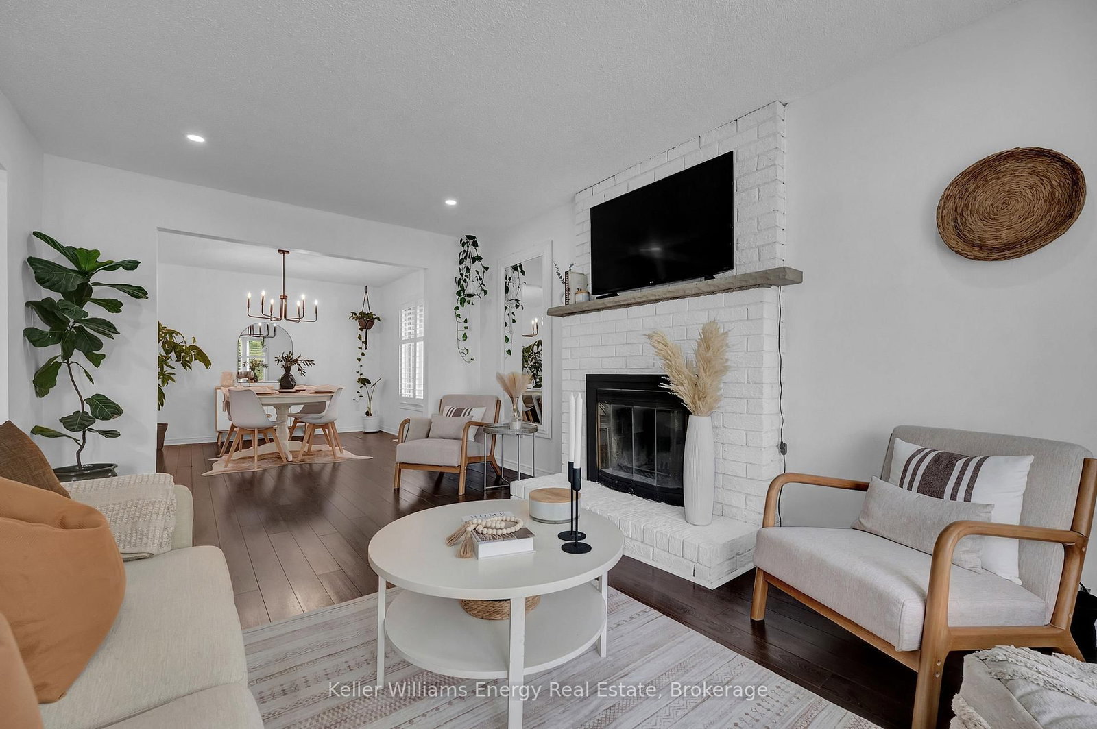 831 Lavis Street • Oshawa, ON photo 11