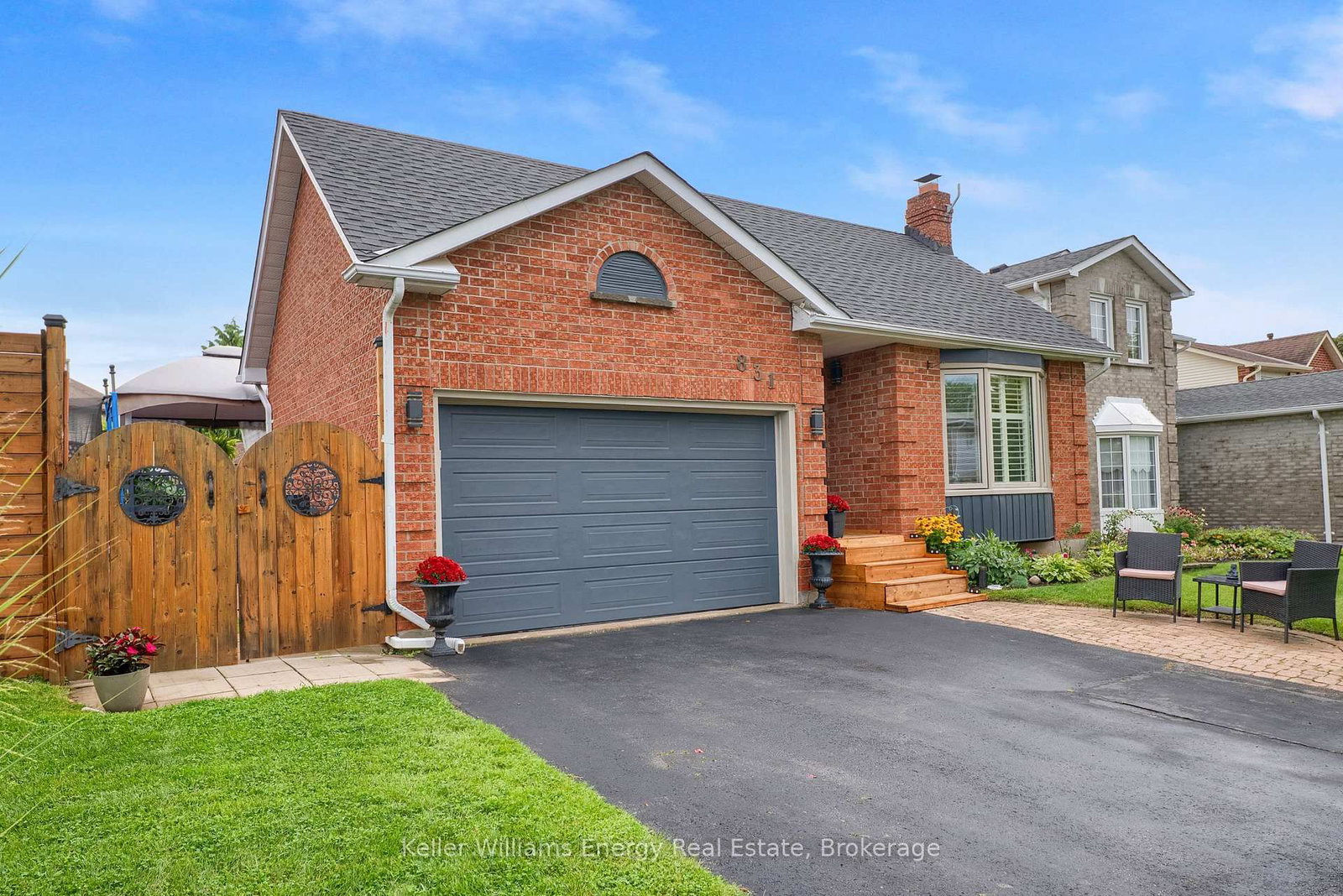 831 Lavis Street • Oshawa, ON photo 3