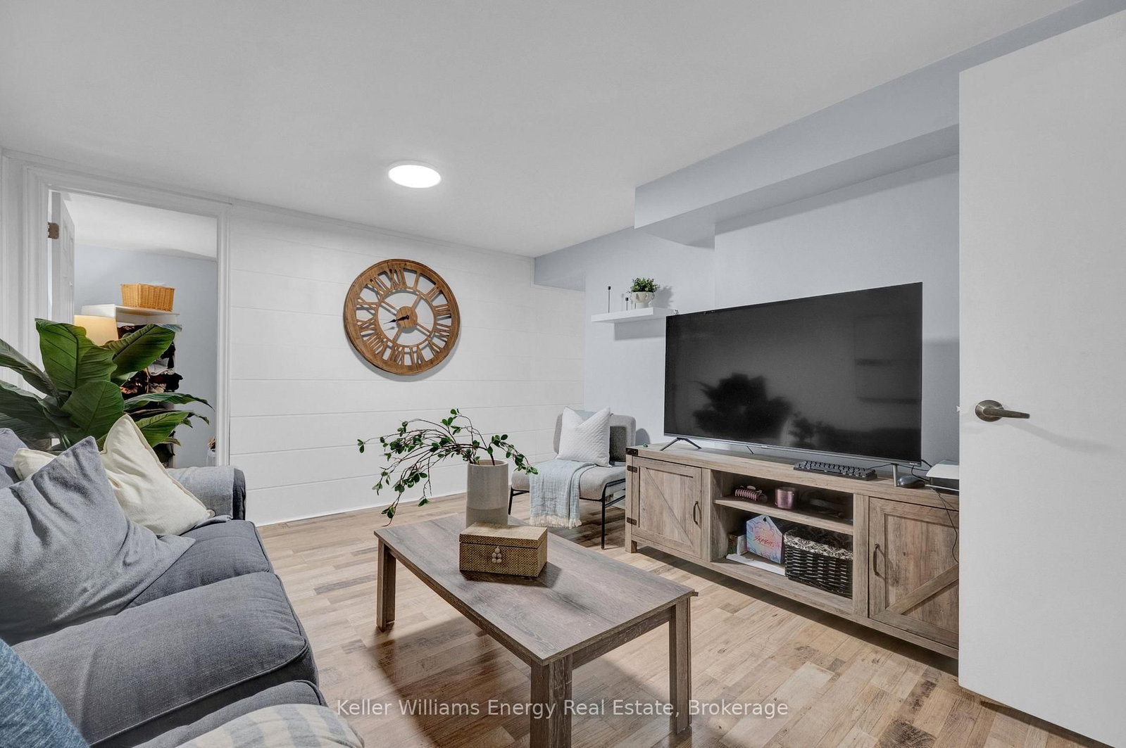 831 Lavis Street • Oshawa, ON photo 31