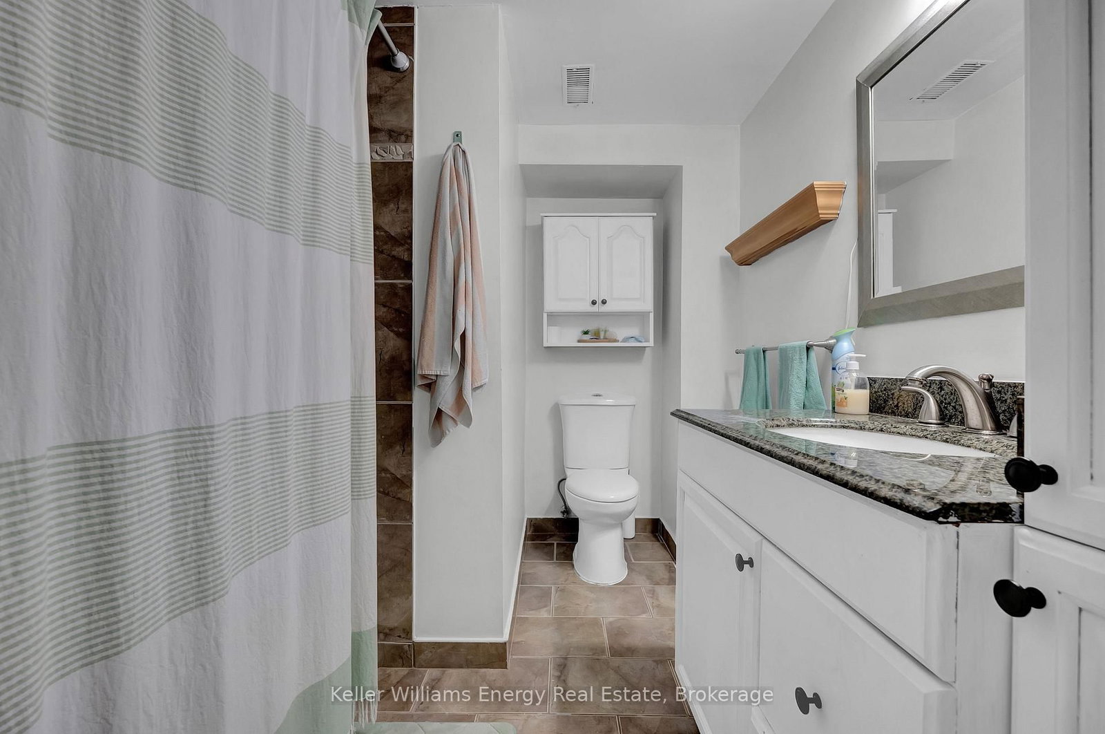 831 Lavis Street • Oshawa, ON photo 41