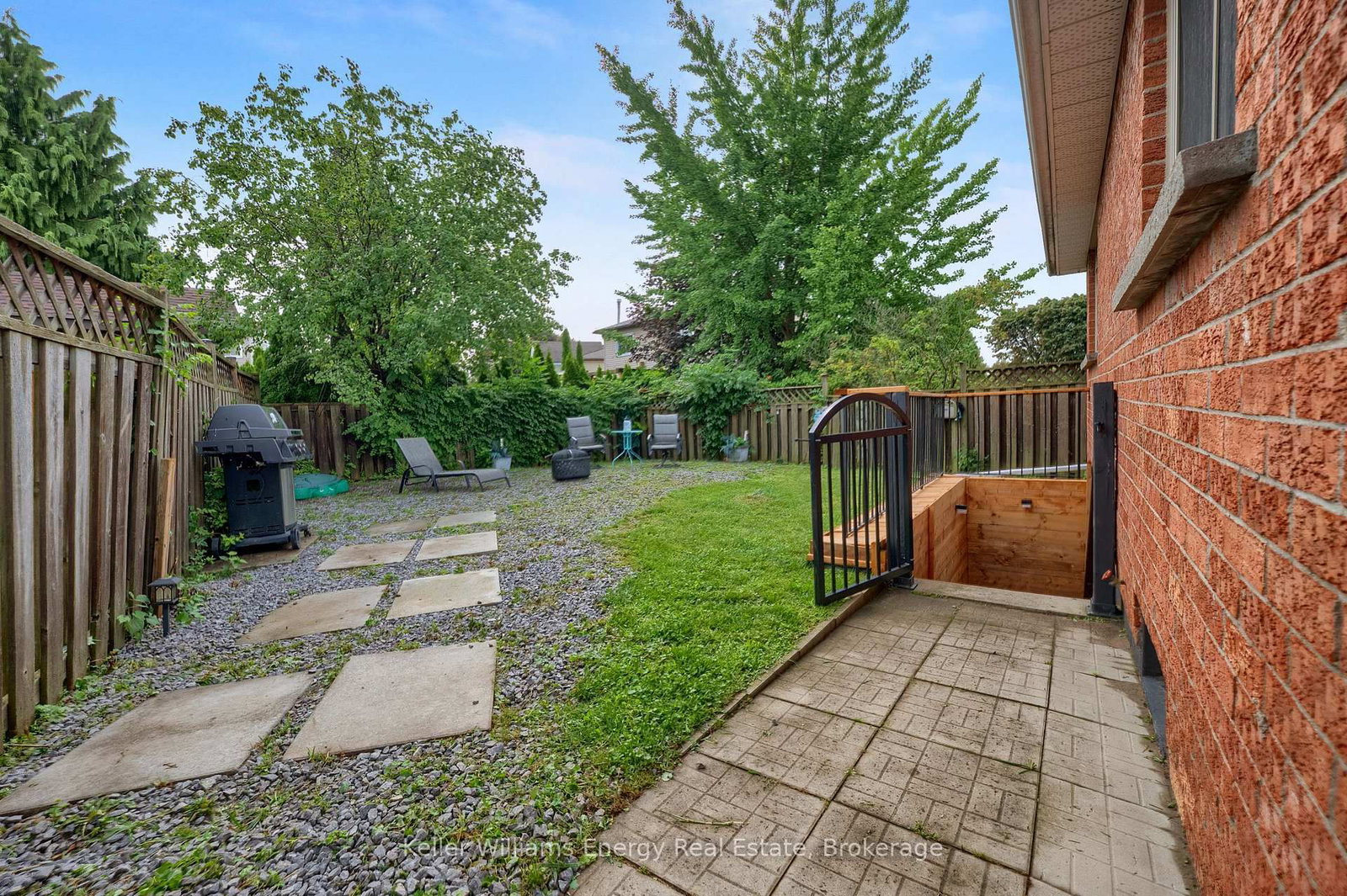 831 Lavis Street • Oshawa, ON photo 45