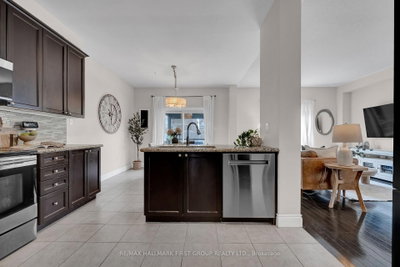 122 Buttonshaw Street • Clarington, ON photo 3